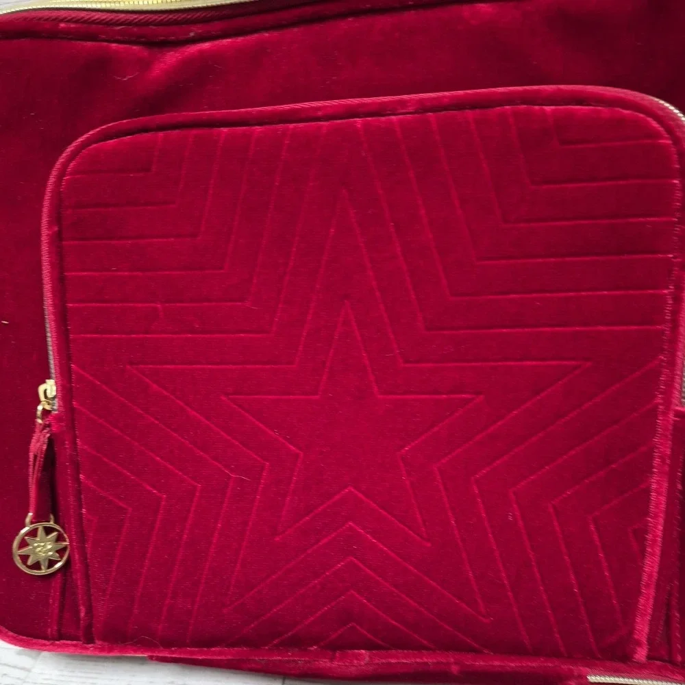 Estee Lauder Make-up Bag Limited Edition ~Red Velvet~ with Handle train case